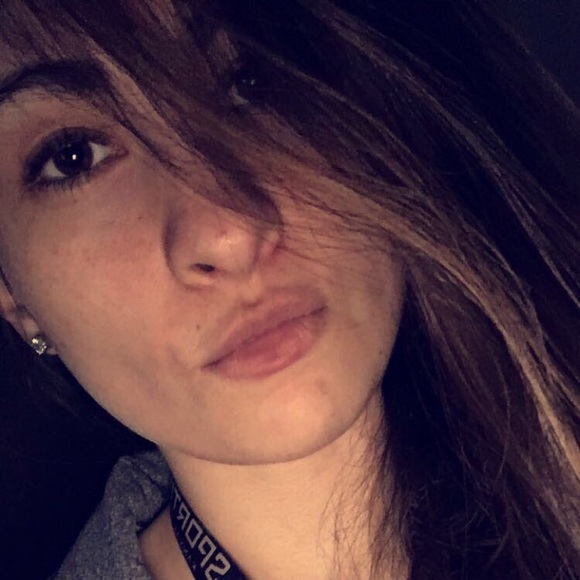 Profile Picture of Sam Dickson (@samm402) on Poshmark