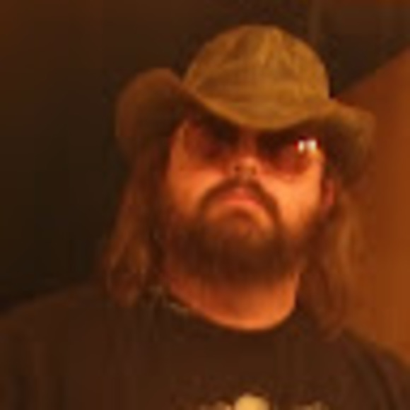 Profile Picture of Mike Summers (@mikesummers492) on Poshmark