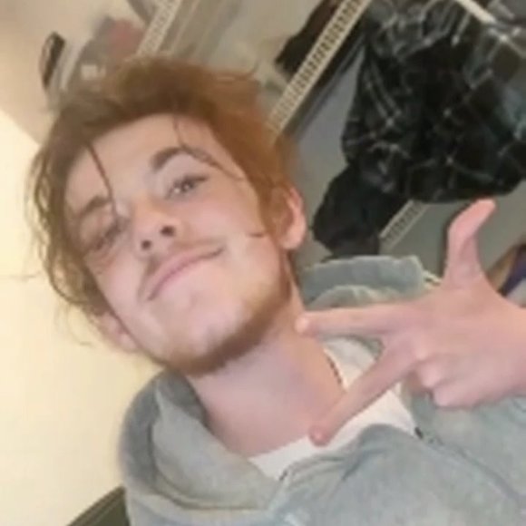 Profile Picture of Dylan Orr (@dylan2898) on Poshmark