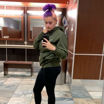 Profile Picture of Hayley Mccabe (@hayleymccabe12) on Twitter