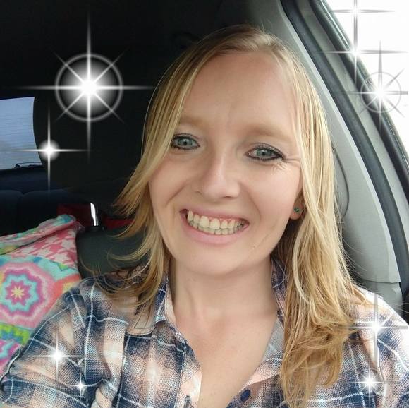 Profile Picture of Lacie parker Hansen (@rockinacelace) on Poshmark