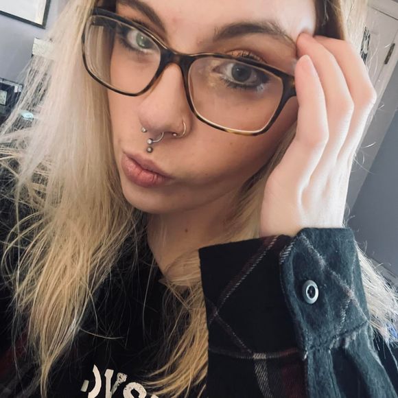 Profile Picture of Hope Casey (@hopehcasey) on Poshmark