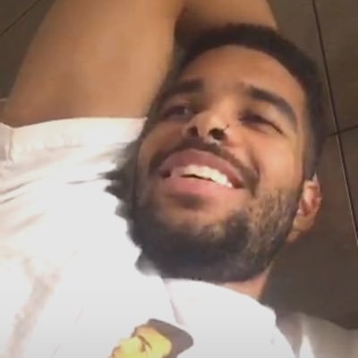 Profile Picture of GENERIC BRAND DRAKE (@JESSE2PETTY) on Twitter
