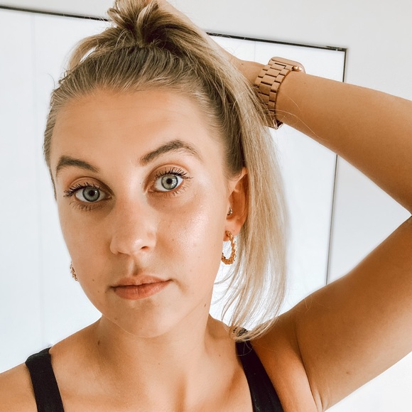 Profile Picture of Krista Scott (@kristascott752) on Poshmark