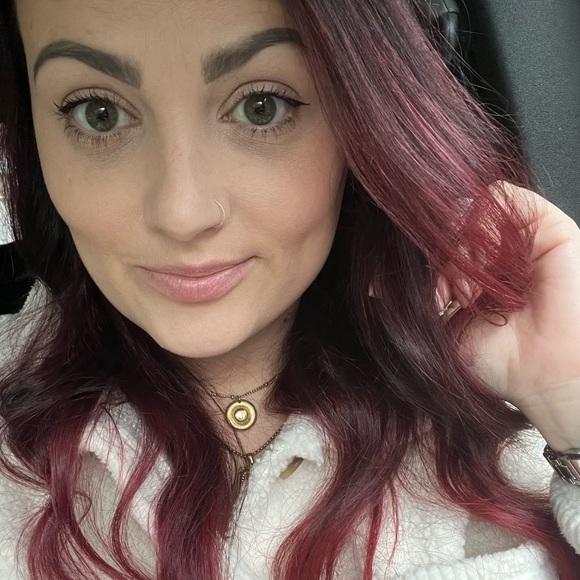 Profile Picture of Marcie Sinclair (@kashmama2011) on Poshmark