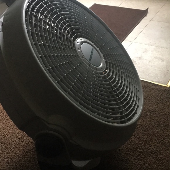 Profile Picture of Christie Chears (@cchears77) on Poshmark