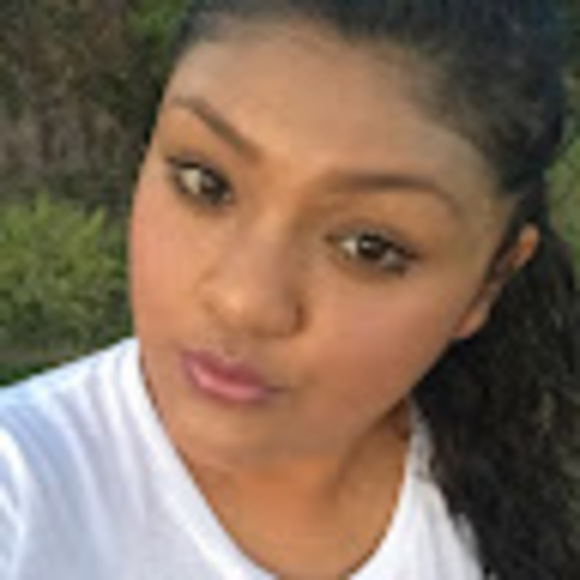 Profile Picture of Bitsy_bambi18 Vela (@haydeevela17) on Poshmark