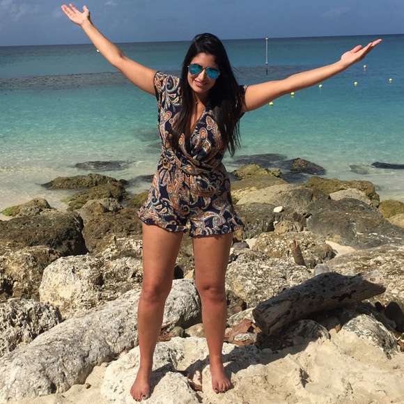 Profile Picture of Isabella Chrisostomo (@isabellac89) on Poshmark