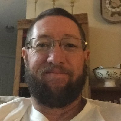 Profile Picture of David Devoy (@deerehunter68) on Twitter