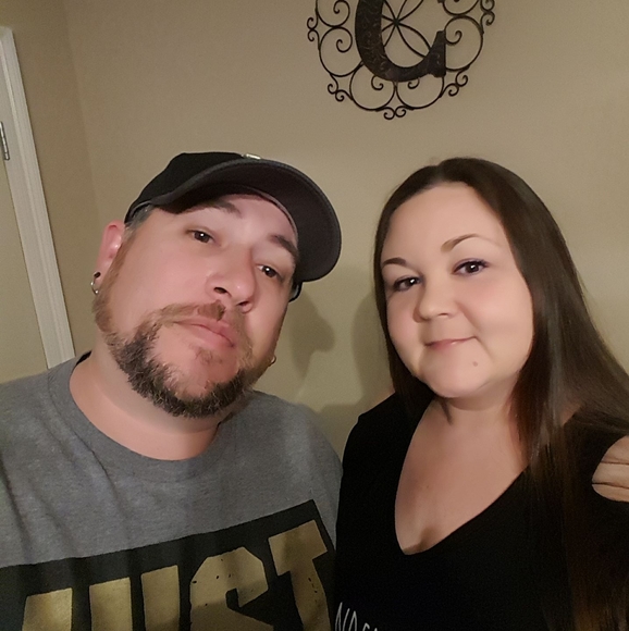 April Zapata-castro - Poshmark Profile Picture of April Zapata-castro (@azapauss) on Poshmark