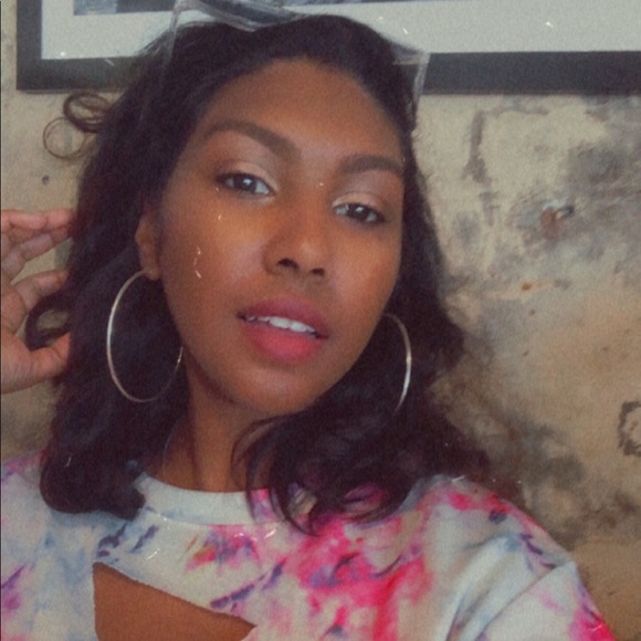 Profile Picture of Kamini Grant (@kaminigrant) on Poshmark