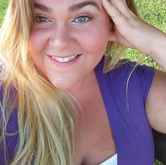 Margo Heissinger - Poshmark Profile Picture of Margo Heissinger (@buggie062415) on Poshmark