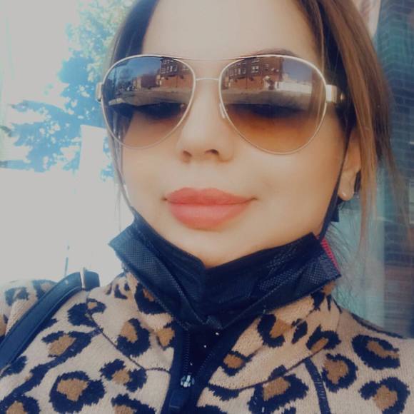 Profile Picture of Nadia Hakim (@nadia_hakim) on Poshmark