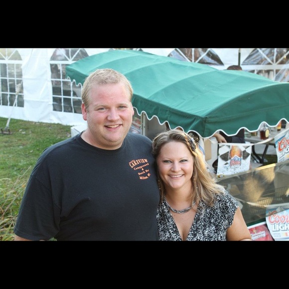 Profile Picture of Allison Wrolstad (@awrolstad) on Poshmark