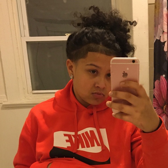 Profile Picture of Dominica Gonzalez (@asvpmeek) on Poshmark