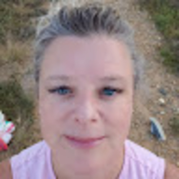 Profile Picture of Nicole Frazee (@nikkifrazee) on Poshmark