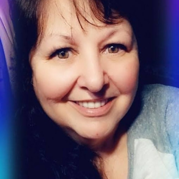 Profile Picture of Ladonna Green (@ladonnagreen) on Poshmark