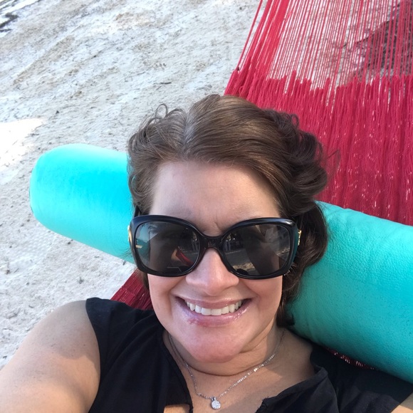 Profile Picture of Crystal Guidotti (@cpg1985) on Poshmark