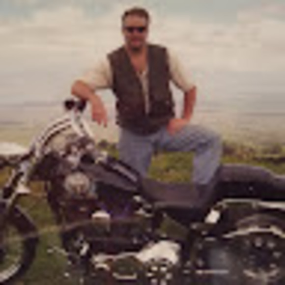 Profile Picture of Michael Ratte (@mprmaui) on Poshmark