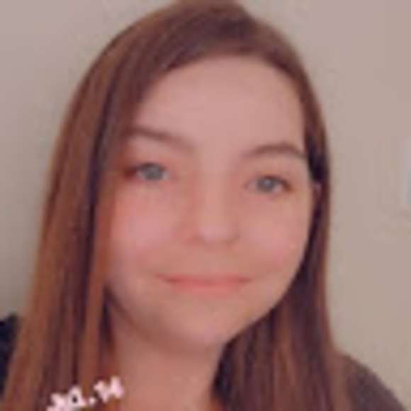 Profile Picture of Mandi Watson (@mandilynn1410) on Poshmark