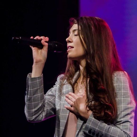 Profile Picture of Rachel Rullo (@rrullo) on Poshmark