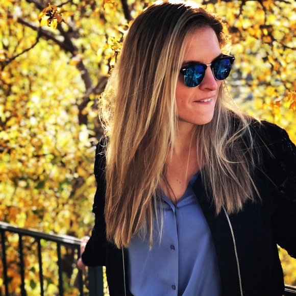 Profile Picture of Leah Kemerling (@lbkem) on Poshmark