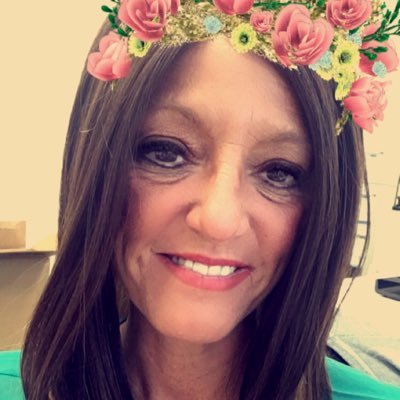 Profile Picture of Michele Herman (@Chellypoo) on Twitter