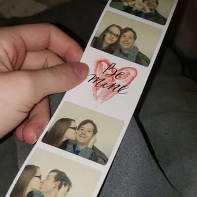 Profile Picture of Holly Varkalis (@HollyVarkalis) on Twitter