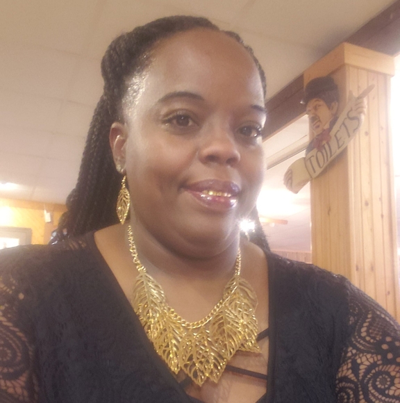 Profile Picture of Gussie Spurs (@gspurs74) on Poshmark