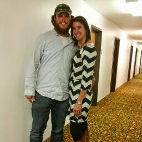 Profile Picture of Melanie Bergkamp (@melnew32) on Poshmark