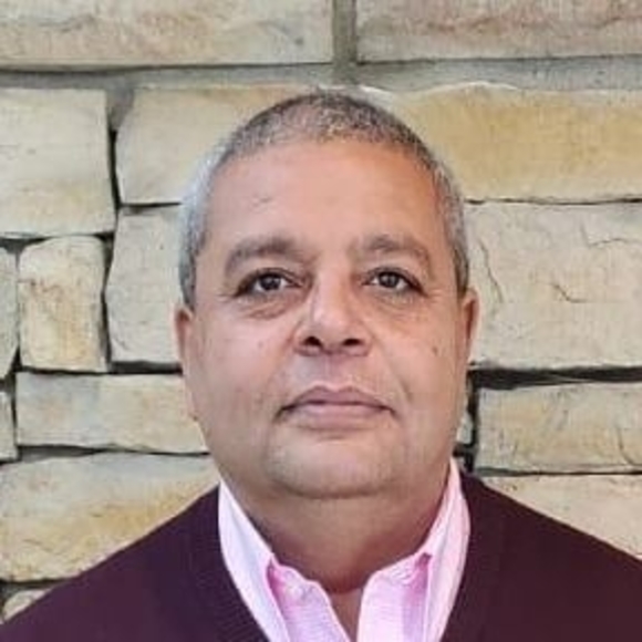 Profile Picture of Safwat Shehata (@safwatradi01) on Poshmark