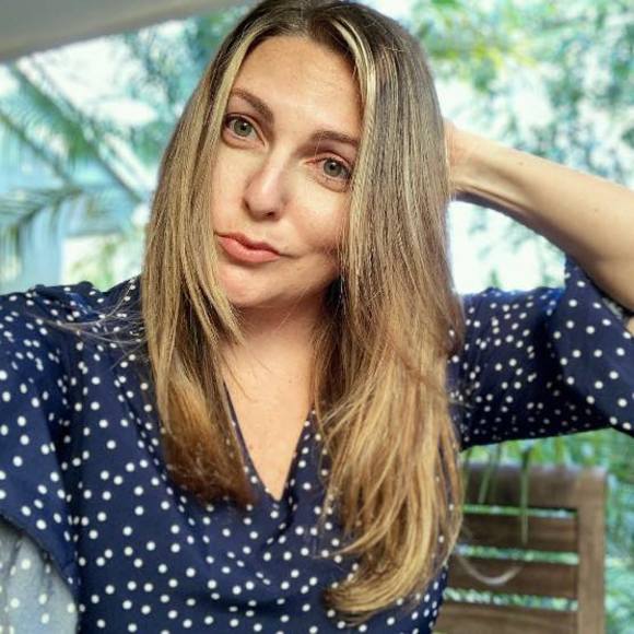 Profile Picture of Sam Pescatore (@sampescat) on Poshmark