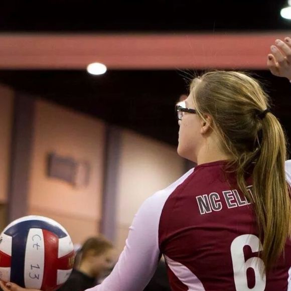 Profile Picture of Taylor Murray (@taylormurray19) on Poshmark