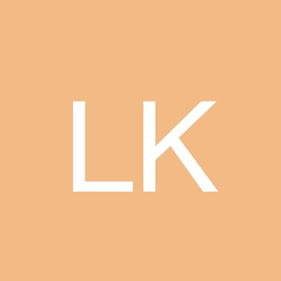 Profile Picture of Lori Keys (@lorikeys710) on Poshmark