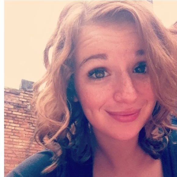 Profile Picture of Sydney Mcanallen (@sydneymcanallen) on Poshmark