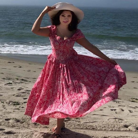 Profile Picture of Ellahe Haghani (@beaut_y_queen) on Poshmark