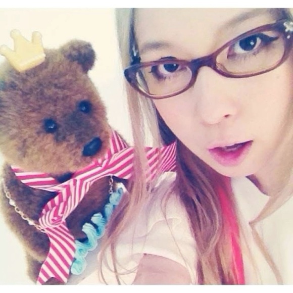 Profile Picture of Angelo Valeria (@soygris) on Poshmark