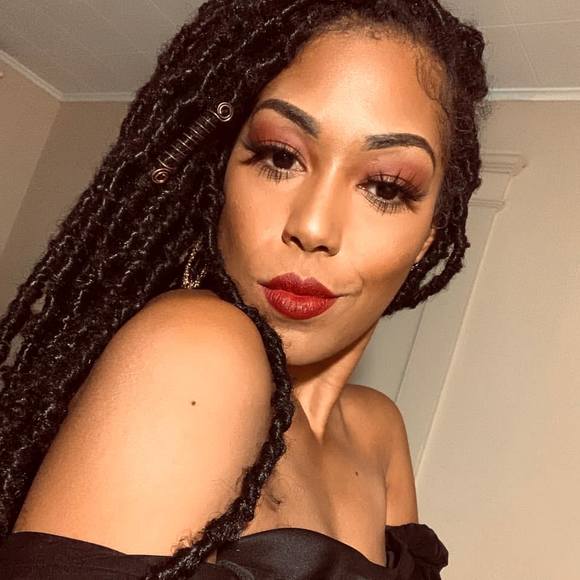 Profile Picture of Tabitha Laforest (@tabithal87) on Poshmark