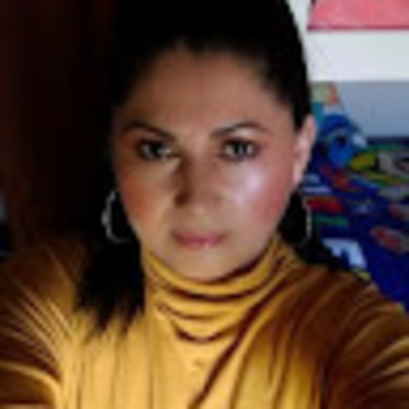 Profile Picture of Aida Corado (@aidacorado94) on Poshmark