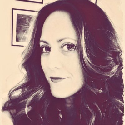 Profile Picture of Janet Lynn (@MommyMogul) on Twitter