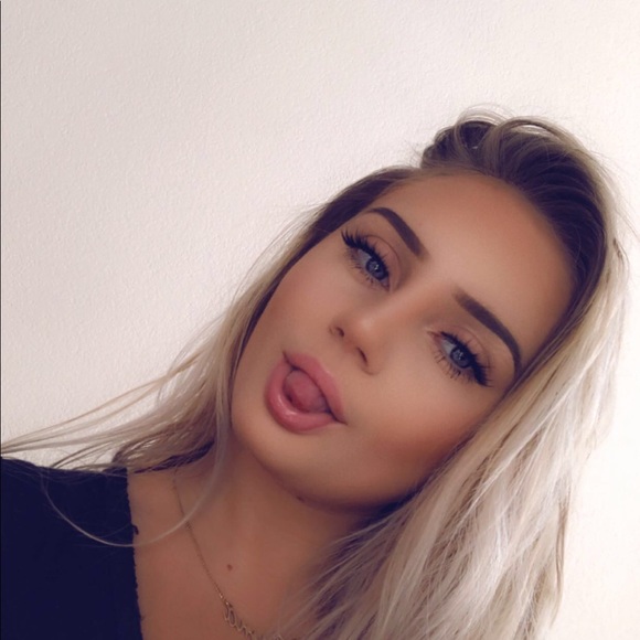 Profile Picture of Esma Poljakovic (@ep123353) on Poshmark