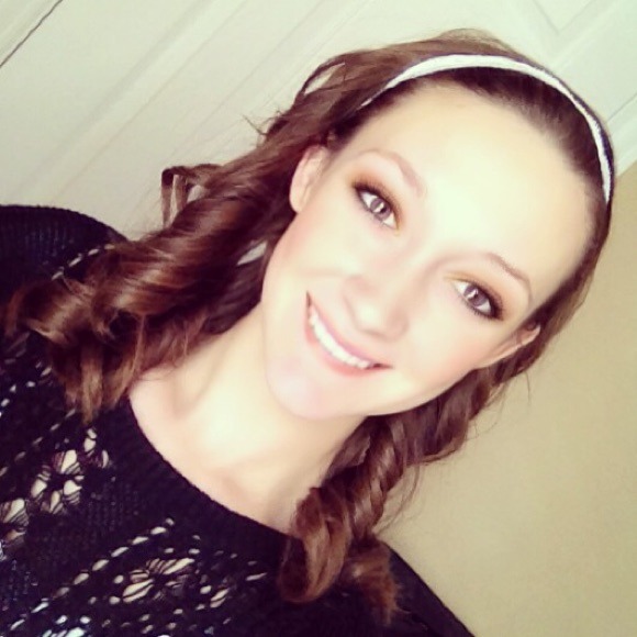 Profile Picture of Kendyl Weatherly (@kendyl_w) on Poshmark