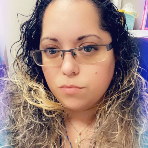 Profile Picture of Nitza Ruiz (@nitzaruiz) on Poshmark