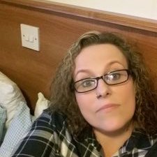 Profile Picture of Lisa Holbrook (@devilsgoddess1) on Twitter