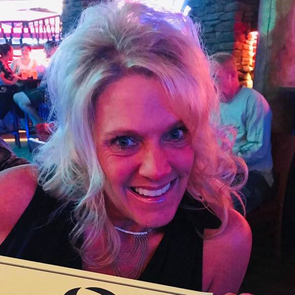 Profile Picture of Carol Vandervert (@whnbcam) on Poshmark