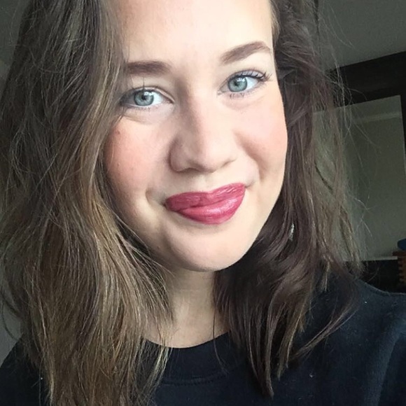 Profile Picture of Danielle Titko (@dtitko) on Poshmark