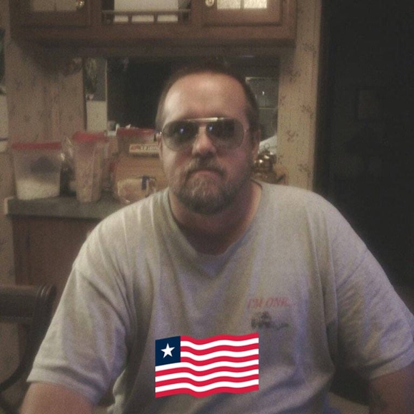 Profile Picture of Scott Swygert (@scottswygert) on Poshmark