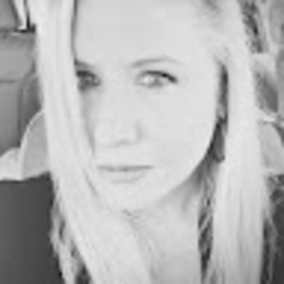 Profile Picture of Jodi Foster (@cjfoster1) on Poshmark