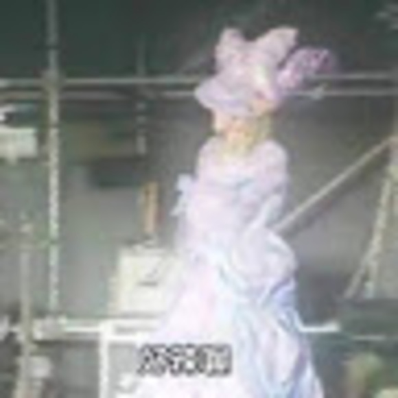 Profile Picture of Yiqi Chen (@yxc952) on Poshmark