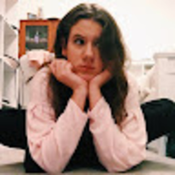 Profile Picture of Hannah Iris (@pinkprincesshan) on Poshmark